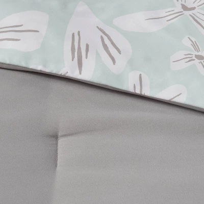 Floral Print Microfiber Reversible Comforter & Sheet Set Mint Green - Room Essentials™ 7 Floral Print Microfiber Reversible Comforter & Sheet Set Mint Green - Room Essentials™ - Image 5
