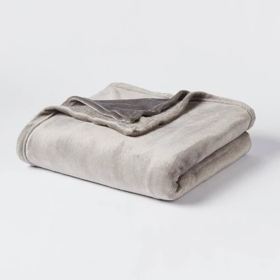 5pc King Geo Reversible Decorative Comforter Set With Throw Black/Gray - Room Essentials™ 10 5pc King Geo Reversible Decorative Comforter Set With Throw Black/Gray - Room Essentials™ - Image 8