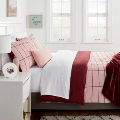 Room Essentials 45 Grid Print Reversible Decorative Comforter Set With Throw - Room Essentials™